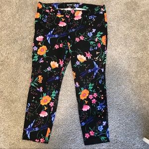 Old Navy Pixie Mid-Rise Ankle Cut Pants